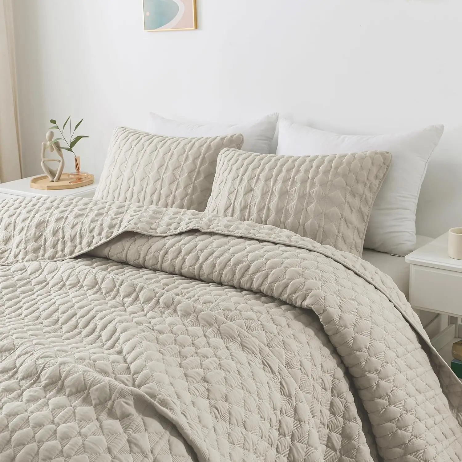 

Light Beige Oversized California King Quilt Set with Pillow Shams, Soft Bedspread for All Seasons, 3 Pieces