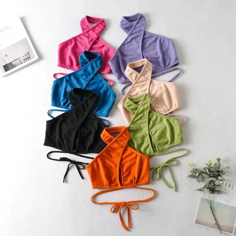 เสื้อครอปเซ็กซี่แบบเว้าไขว้สำหรับสาวทันสมัย ทรงเข้ารูป สายเดี่ยว สไตล์สตรีท สีพื้น เรียบง่าย เหมาะกับฤดูร้อน