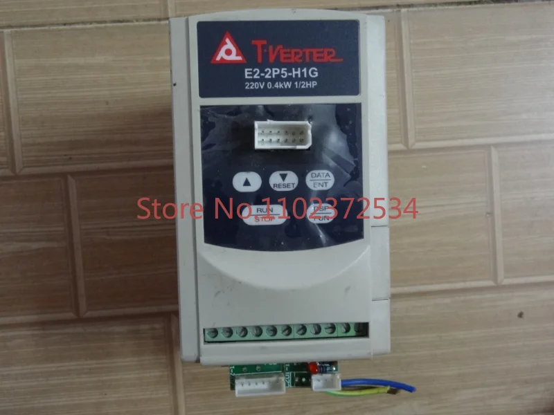 

Used original dismantling platform installation frequency converter E2-2P5-H1G 0.4KW 220V