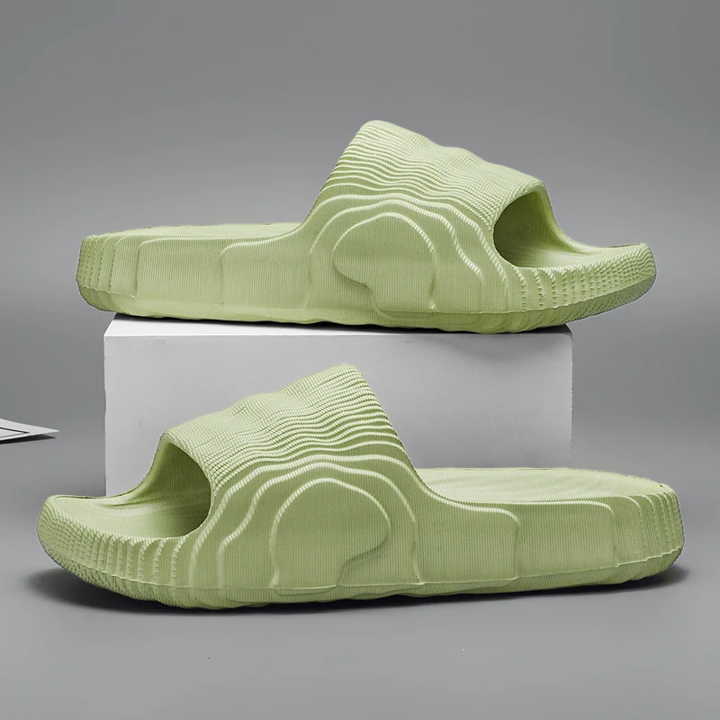 

Мужские модные пляжные шлепанцы, летние, нескользящие, мягкие, унисекс, роскошные, для улицы, ультралегкие, домашние сандалии