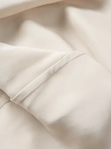 छोटी हैवीवेट 21MM 100% प्राकृतिक शहतूत रेशम सादा साटन फ्रेंच वी-गर्दन विकर्ण कट महिलाओं की सेक्सी ठोस सस्पेंडर ड्रेस 8 best sales रेशमी पोशाक - №4