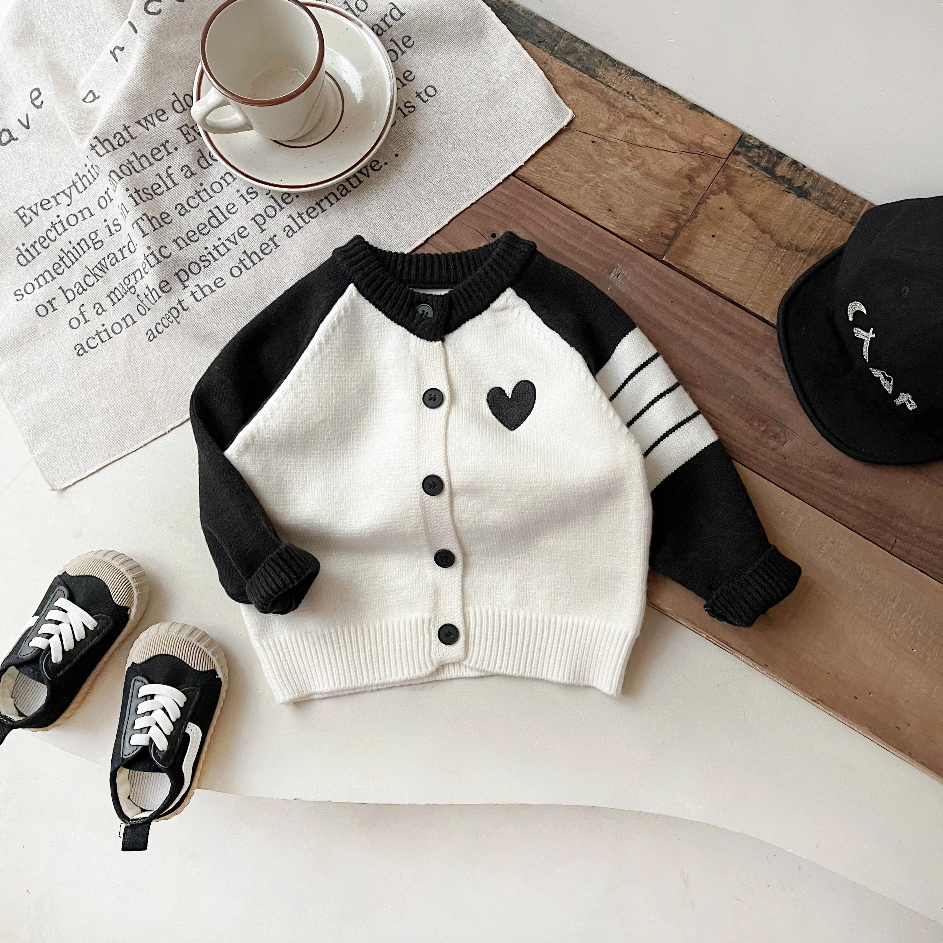 Spring And Autumn Newborn Infant Baby Boys And Girls Baby Knitted Heart Coat Long-sleeved Kids Korean Fashion Baby Clothing