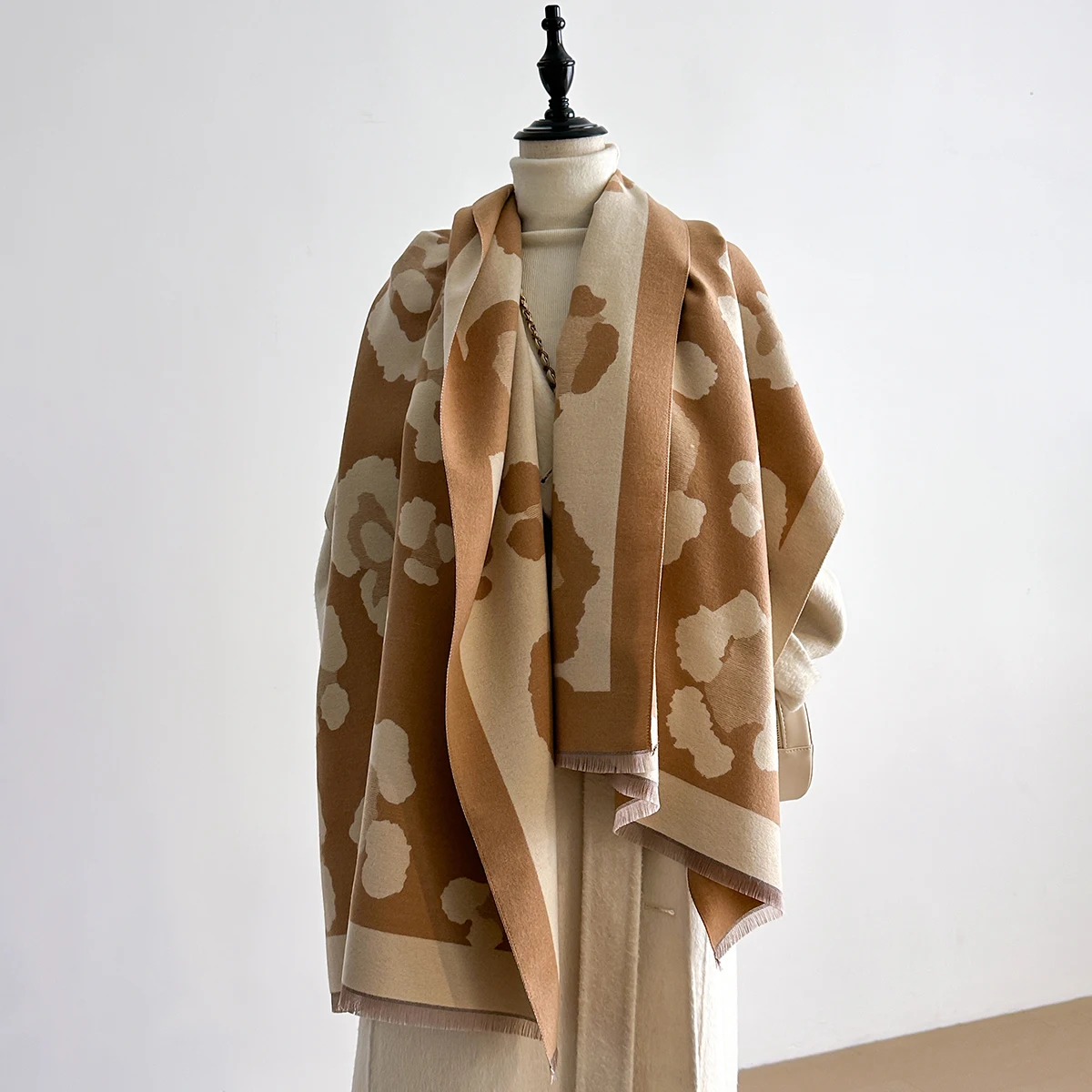 

Элегантные женские жаккардовые шарфы из пашмины, имитация кашемира, зимние толстые теплые двусторонние шаль, морозостойкий ветрозащитный шарф-одеяло