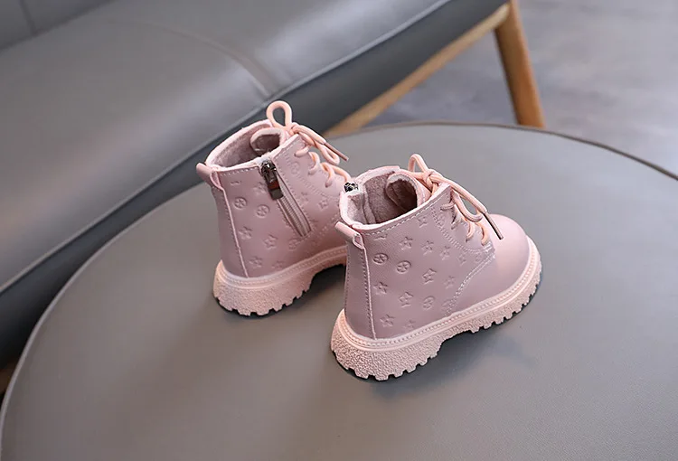 Bedruckte PU-Lederstiefel für Jungen und Mädchen, Herbst-Winter-Fleece-Kurzstiefel, rutschfeste, weiche Sohle, Freizeitstiefel, modische Kinderstiefel, Babystiefel – Detail 12