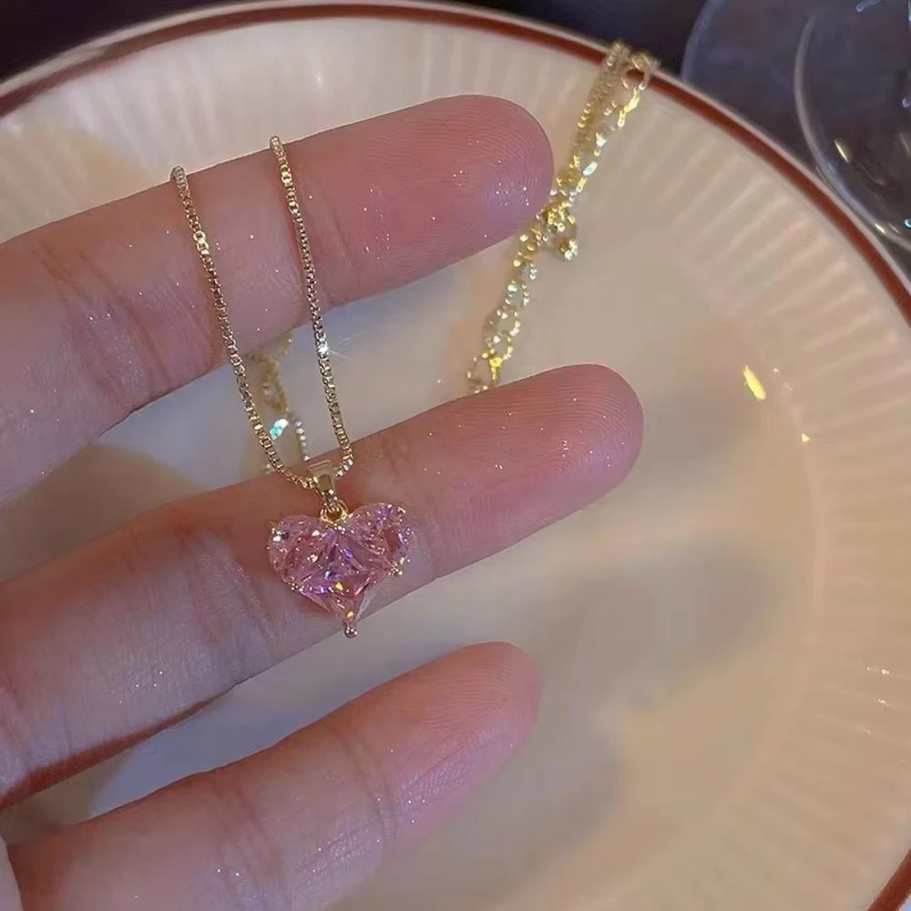 925 Sterling Silver Pink Heart-Shaped Zircon Necklace for Women Luxurious Sparkling Pendant on Durable Chain Jewelry Accessory