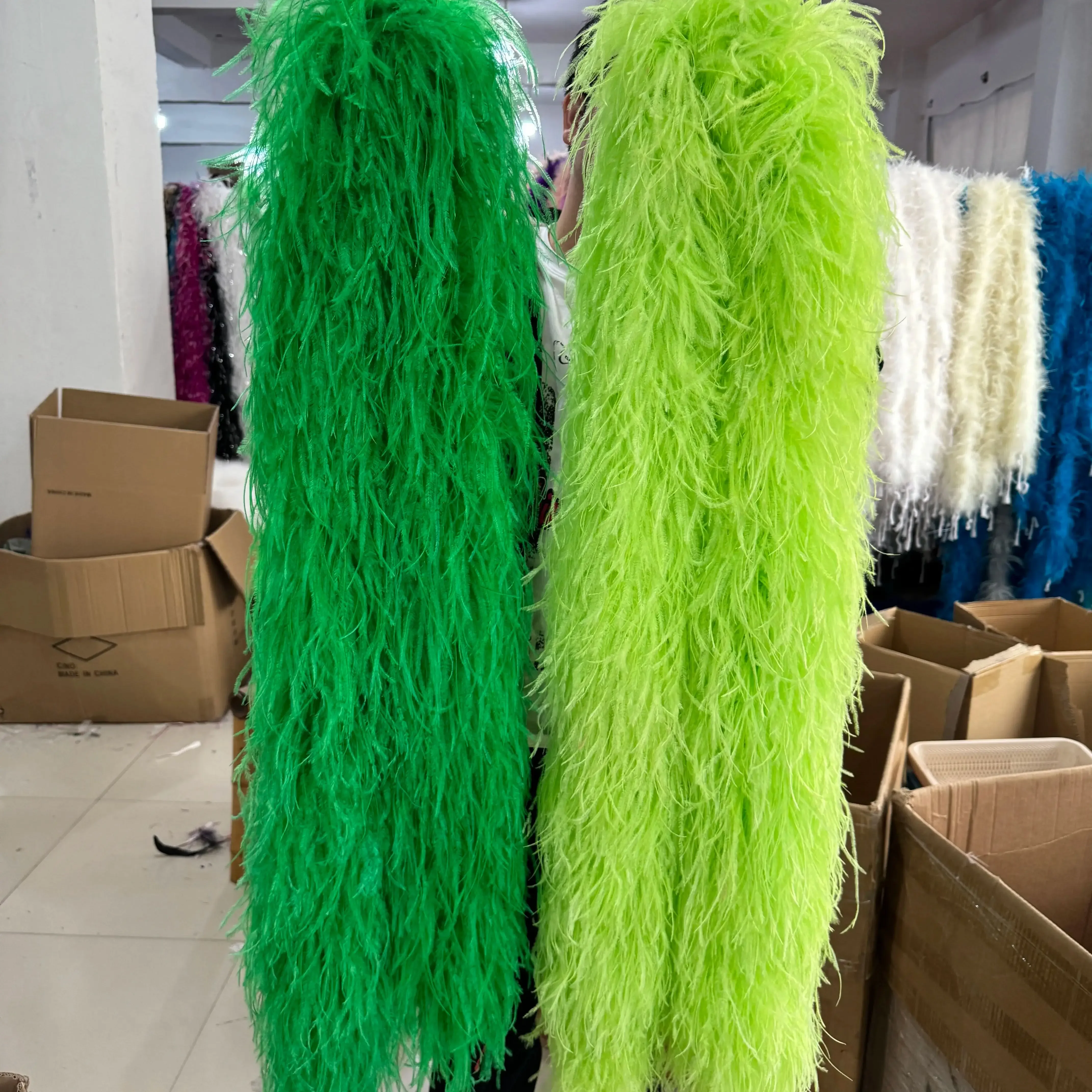 

2M Blue Feathers Boa Ostrich Plumes Shawl Quality Fluffy Costumes / Trim For Wedding Drees Decoration Accessory 3/6/8/10/26/Ply