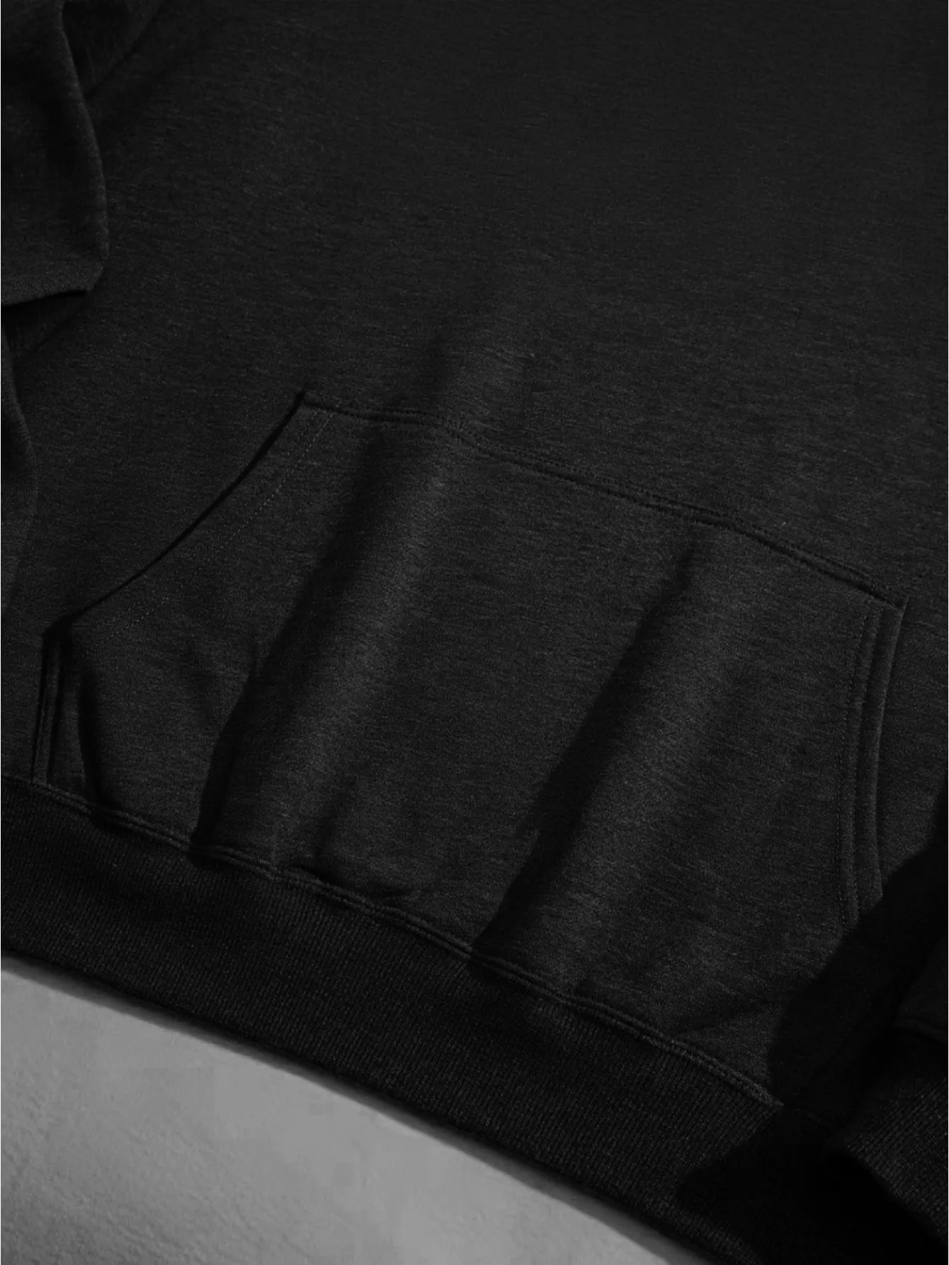 Bluzy unisex w stylu retro pop, czarno-szare, bawełniane, o luźnym kroju, idealne na jesień/zimę, wygodne i sportowe.