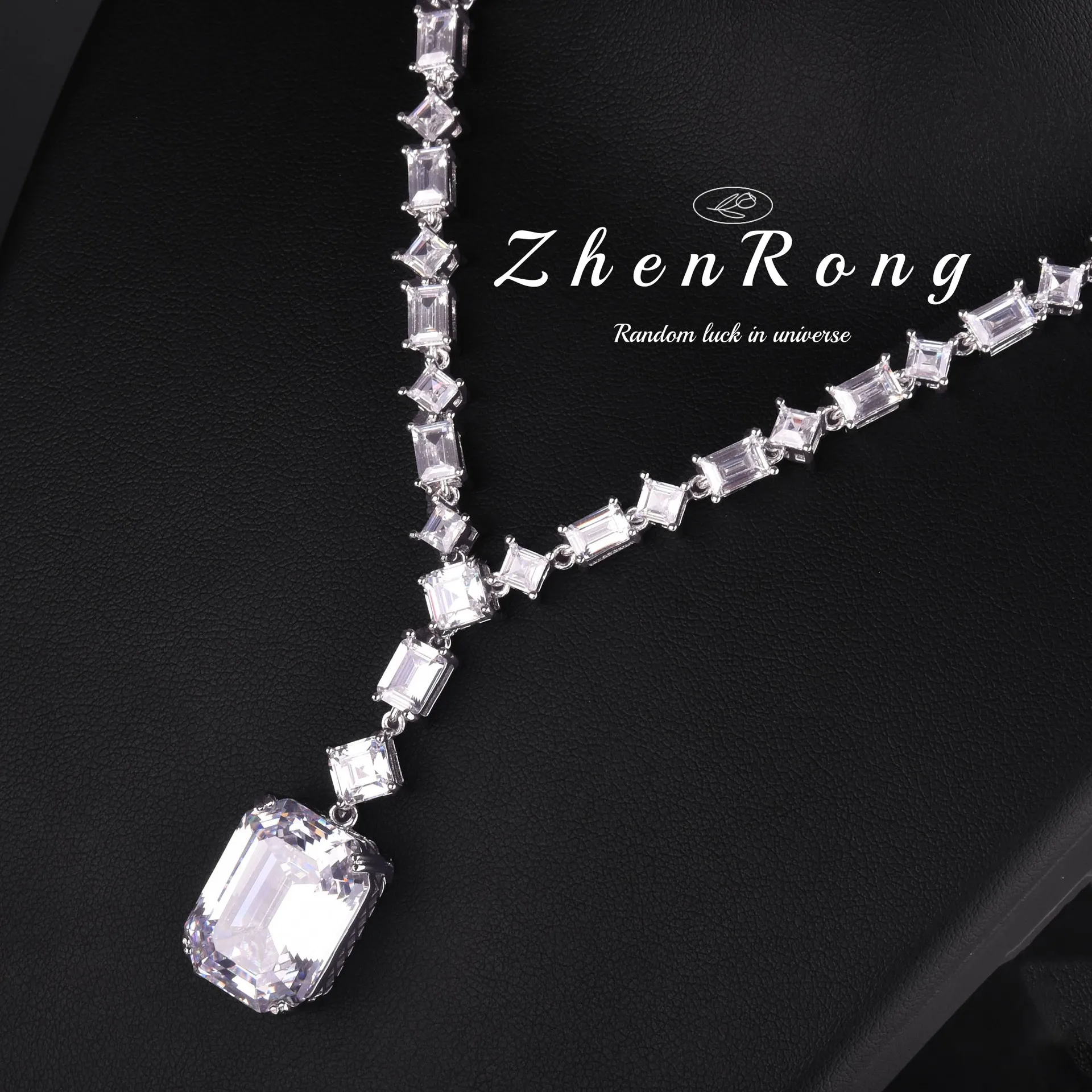 New Exquisite White Rectangle Cubic Zirconia Pendant Necklace Women Luxury Full Diamonds Wedding Bridal Jewelry Anniversary Gift