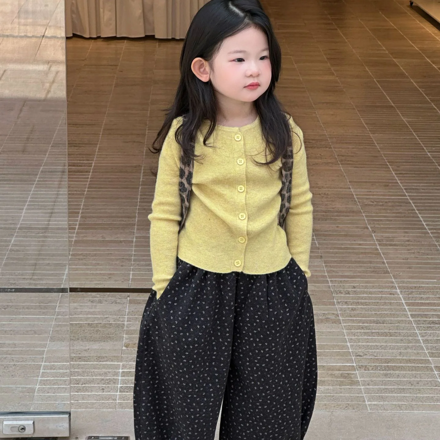 

Осень 2023, новая детская одежда, вязаный кардиган из тонкой шерсти для девочек, детская вязаная куртка, комплект шароваров