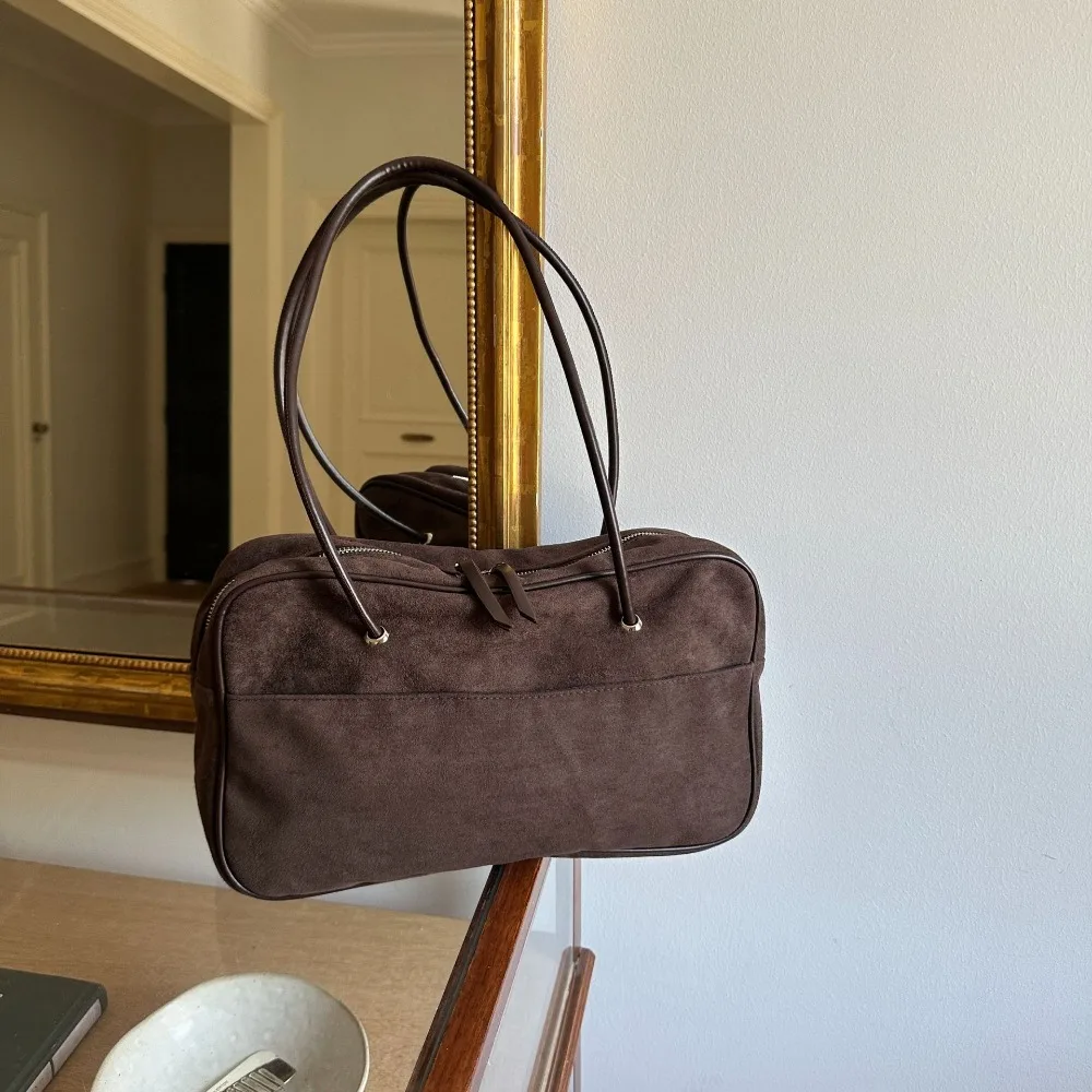 

Portable Retro Elegant Shoulder Bag Pu Leather Large Capacity Pillow Handbag Versatile Traveling Tote Bag Shopping