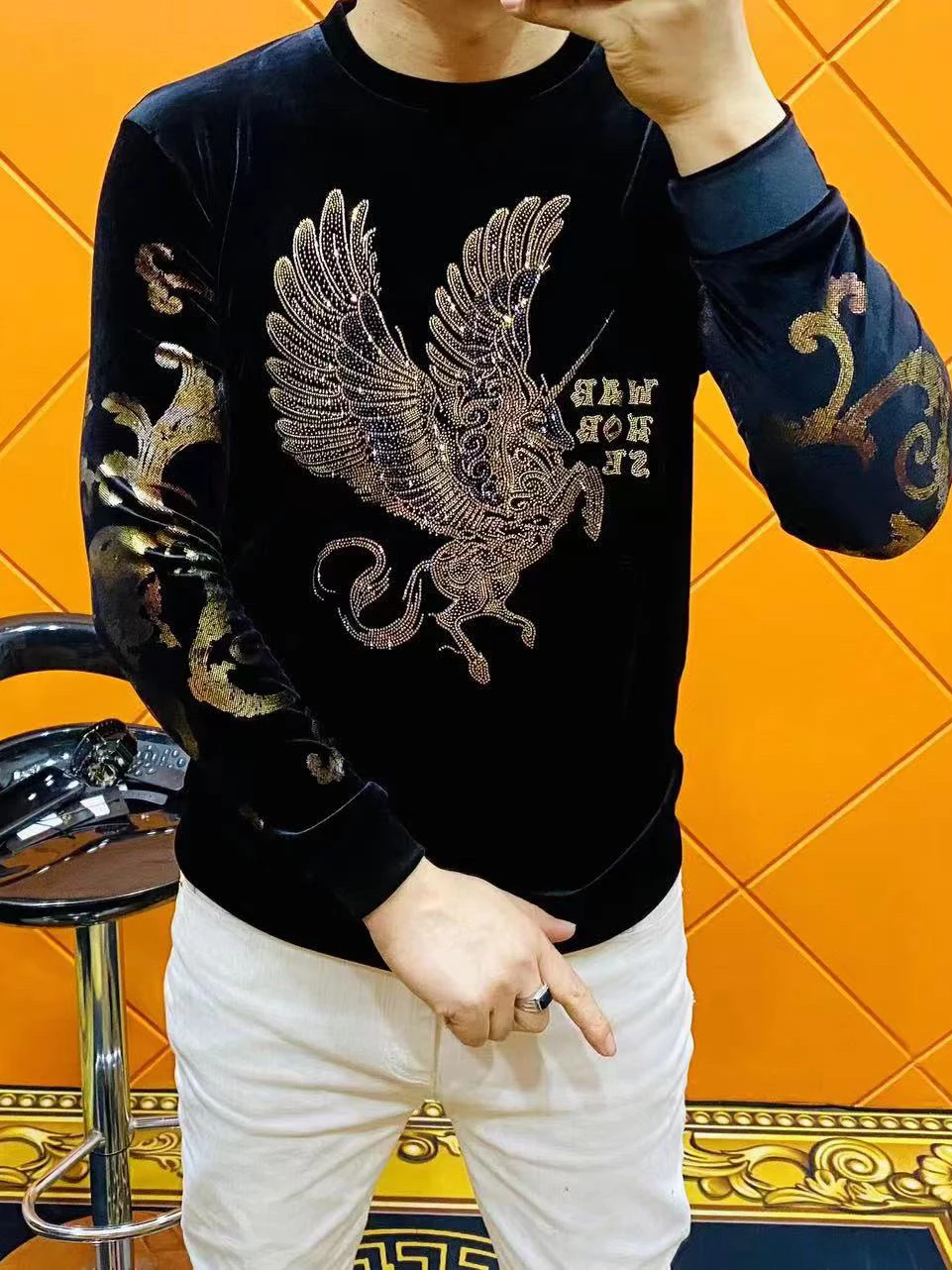 

Мужская удобная футболка с длинным рукавом и круглым вырезом, золотистый бархат с алмазным узором, универсальная молодежная модная модель для весеннего сезона.