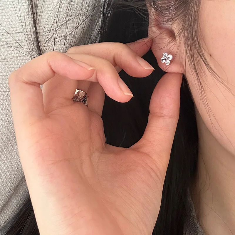 925 Sterling Silver Four-leaf Clover Zircon Stud Earrings Women's Simple Niche Design Fashionable and Personalized Basic