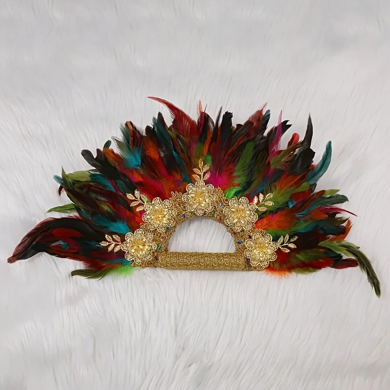 Party-Hochzeitsdekorationen, geeignete Bekleidungsaccessoires und Handfächer zur Dekoration der Hochzeitsfeier