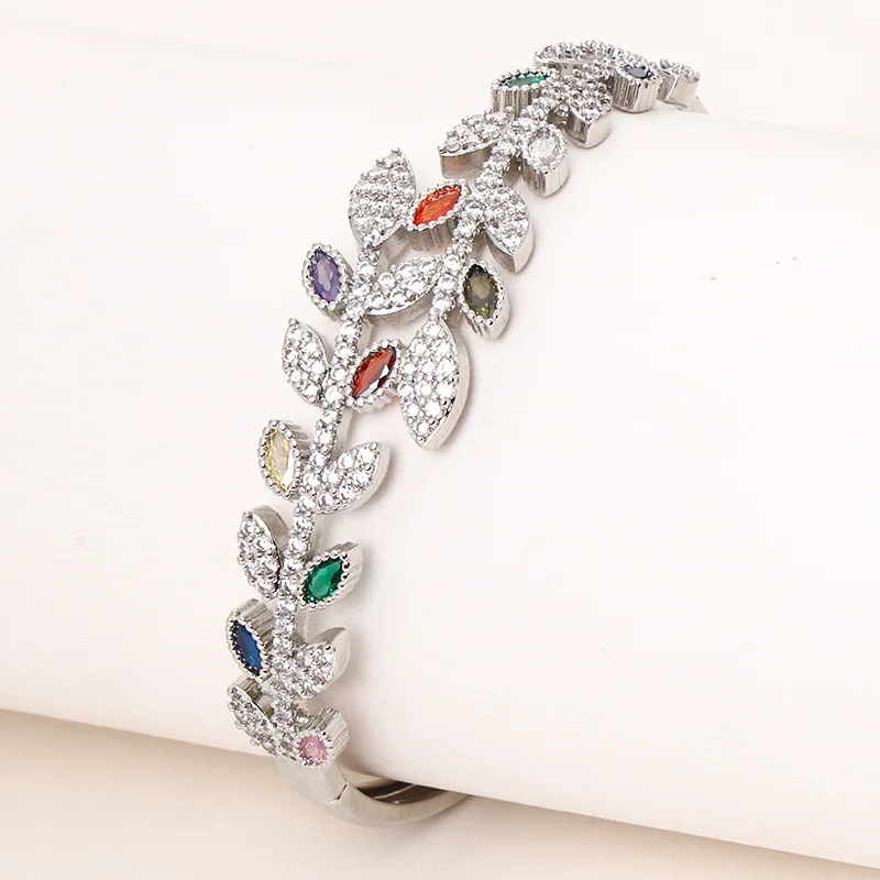 New Creative Full Diamond Leaf Women's Bracelet with Personalized High end and Versatile Handicraft