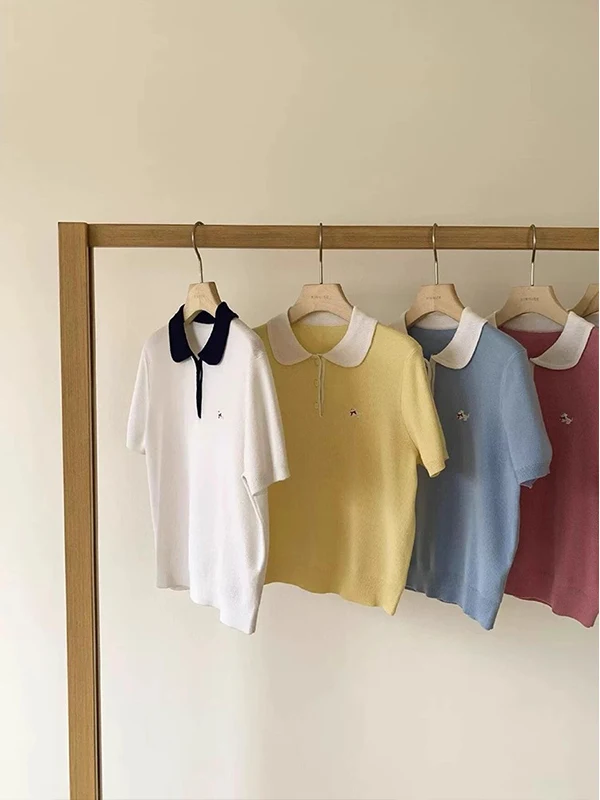 T-shirt slim fit ort Sve da donna estiva lavorata a maglia ricamata con motivo cartoon colletto rovesciato top comodo poliestere F...