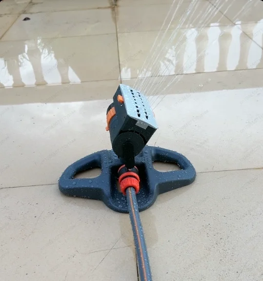 Garden Oscillating Sprinkler with 5 Spray Patterns, Adjustable Flow, for Lawn, Vegetable Patch & Flower Beds，Without Hose
