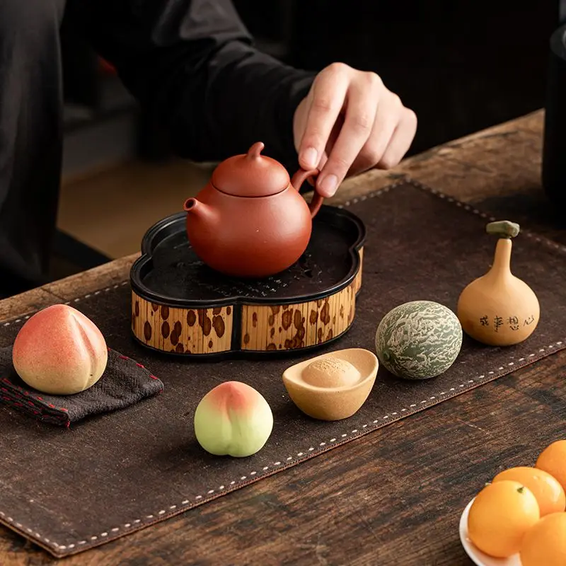 Handmade Zisha Tea Pet Figurine Purple Clay Tabletop Ornament for Gongfu Tea Ceremony Living Room Office Desk Home Decor Gift