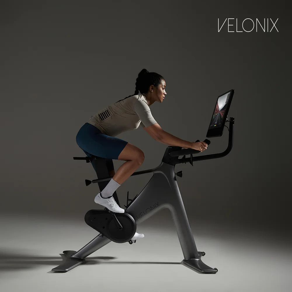 Vélo d'exercice intelligent pour le cyclisme, vélo stationnaire avec système de freinage magnétique