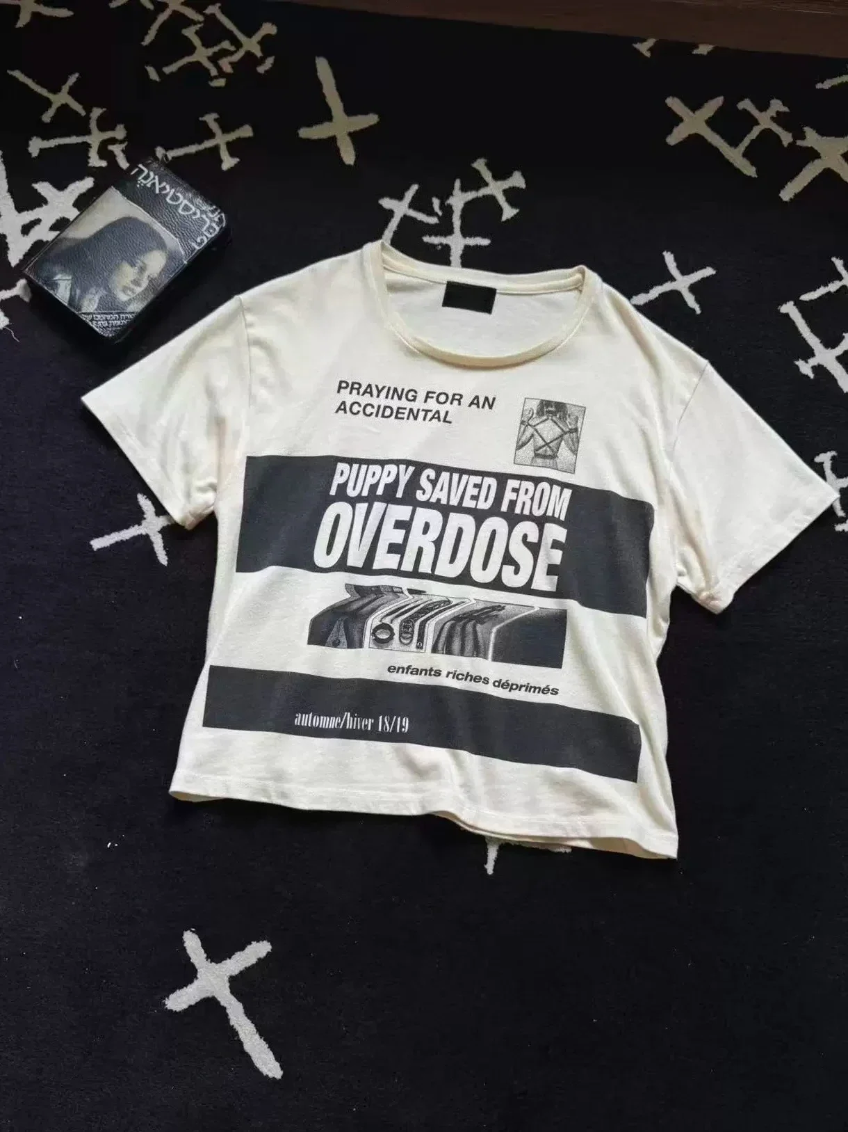 ER/D 18FW OG GRAIL Prayer Print Short Wide Short Sleeve T-Shirt