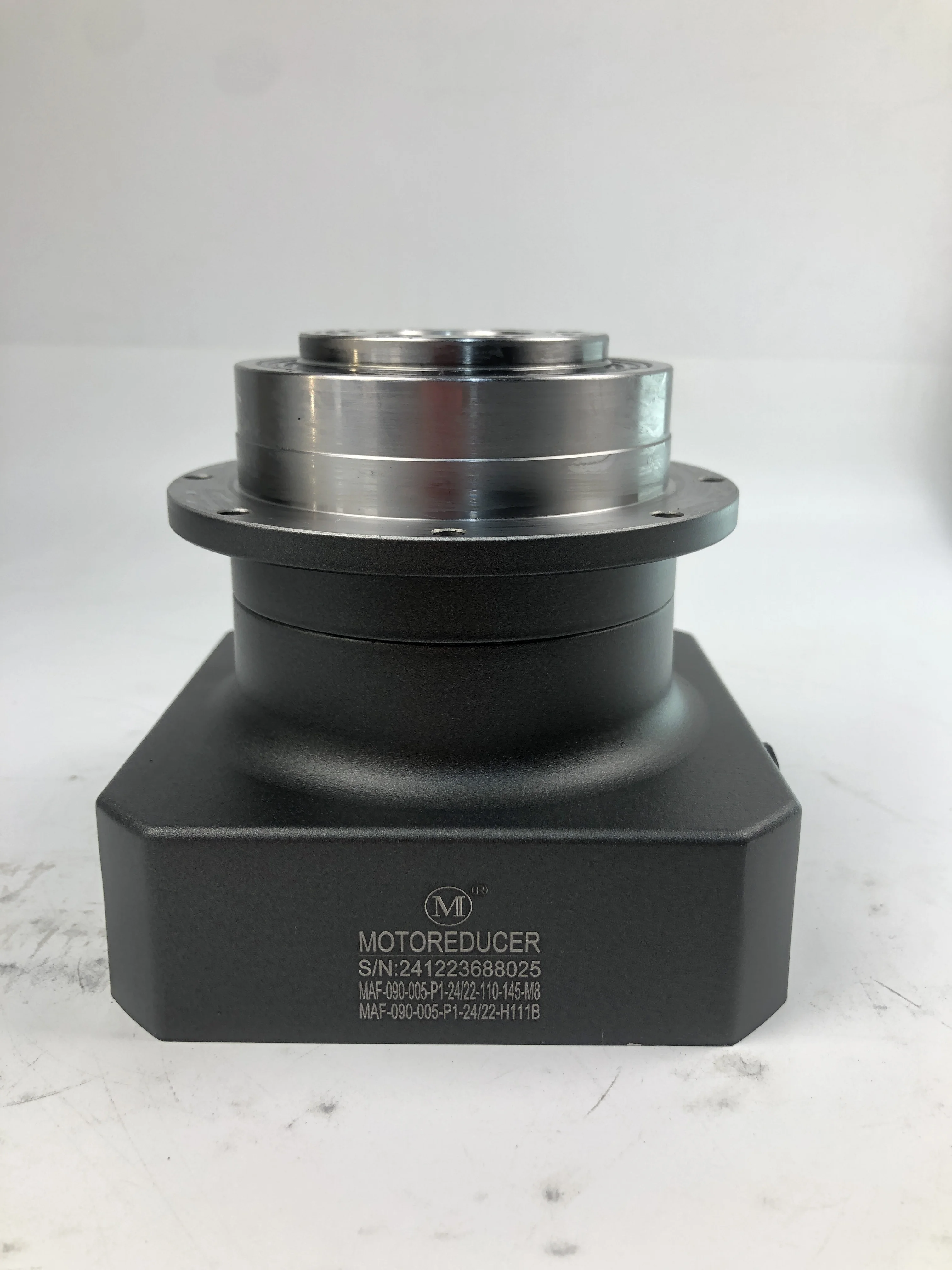 Caja de Engranajes Motorreductora MAB-090-005-19-110-145-M8
