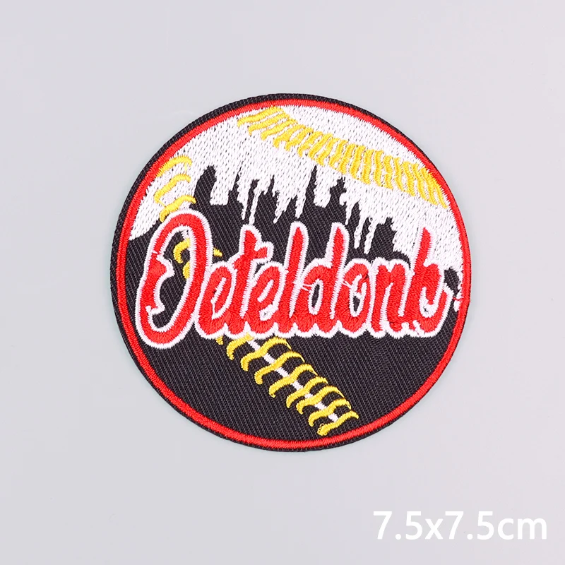 Nederlandse Oeteldonk-carnaval, geborduurde patches om op te strijken, kikker-embleem, badge voor Nederlandse feestkleding, kostuumdecoratie en accessoires.