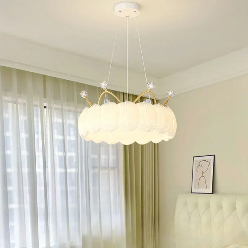 Simple and modern bedroom chandelier Creative Crown Children's Room Light Cream Girl Eye Protection Lamp