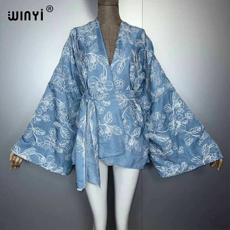 سترة WINYI مطرزة من قماش الدنيم معطف أنيق فستان فضفاض أنيق للحفلات ماكسي للعطلات والسباحة كيمونو عصري