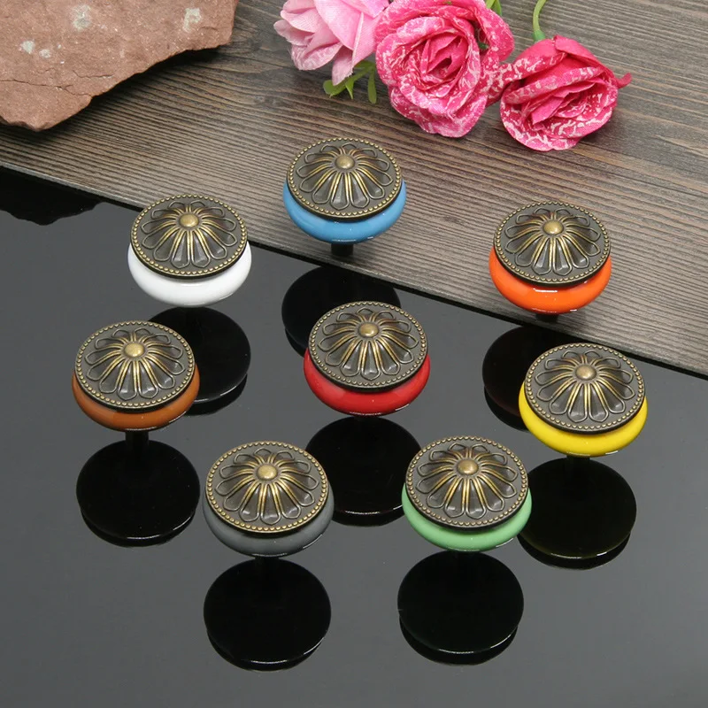 Cabinet Door Knobs Embossed Daisy Metal Cover Kitchen Cabinets Pulls Ceramic Dresser Wardrobe Cupboard Cabinet Furniture Handle