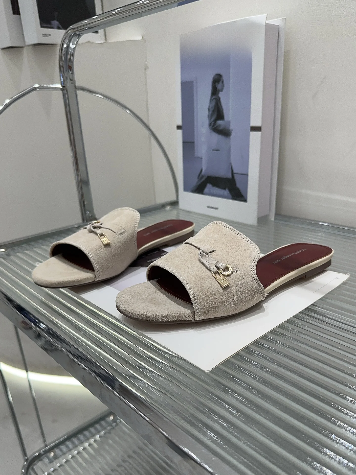 sandales-plates-en-cuir-veritable-de-style-coreen-pour-femmes-mules-d'ete-pour-l'exterieur-tendance-polyvalentes-avec-boucle-en-metal-pantoufles-a-la-mode