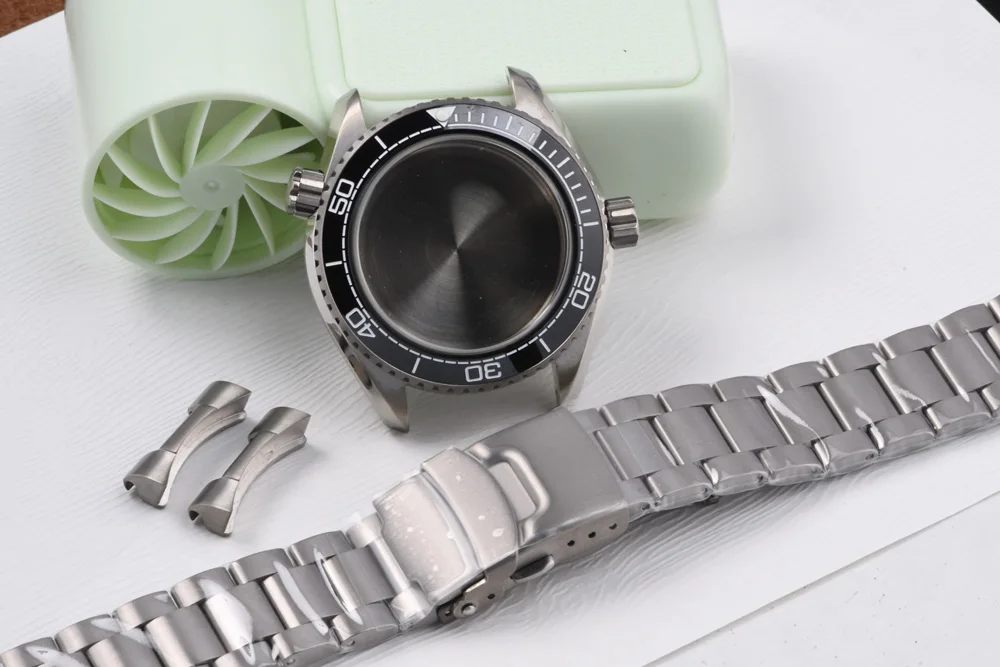 Titanium 3-Uhr-Uhrengehäuse mit Armband passend für SEIKO Mod C3 Super Luminous Saphirglas Taucheruhr für NH35A/36A Uhrwerk Ersatzteile – Detail 8