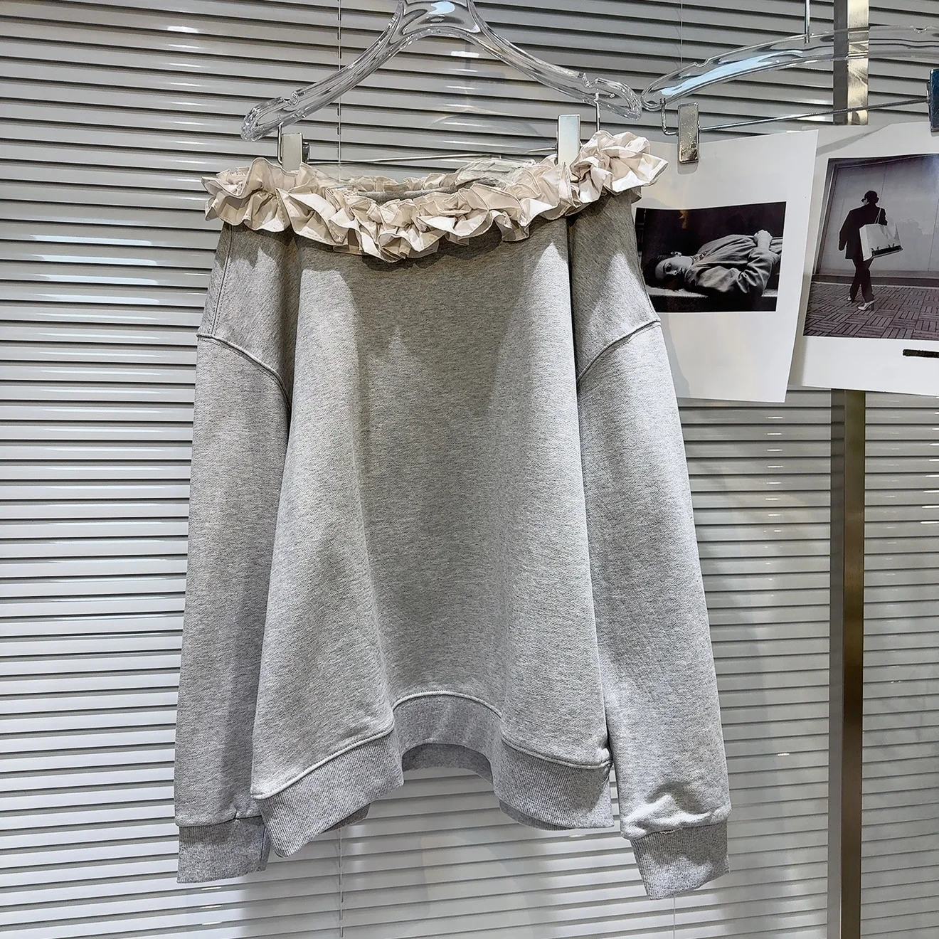 

Spring 2026 New Style Women's Sweatshirt Pure Color One-Shoulder Ruffle Design Sexy Girl Casual Comfortable Long Sleeve Top