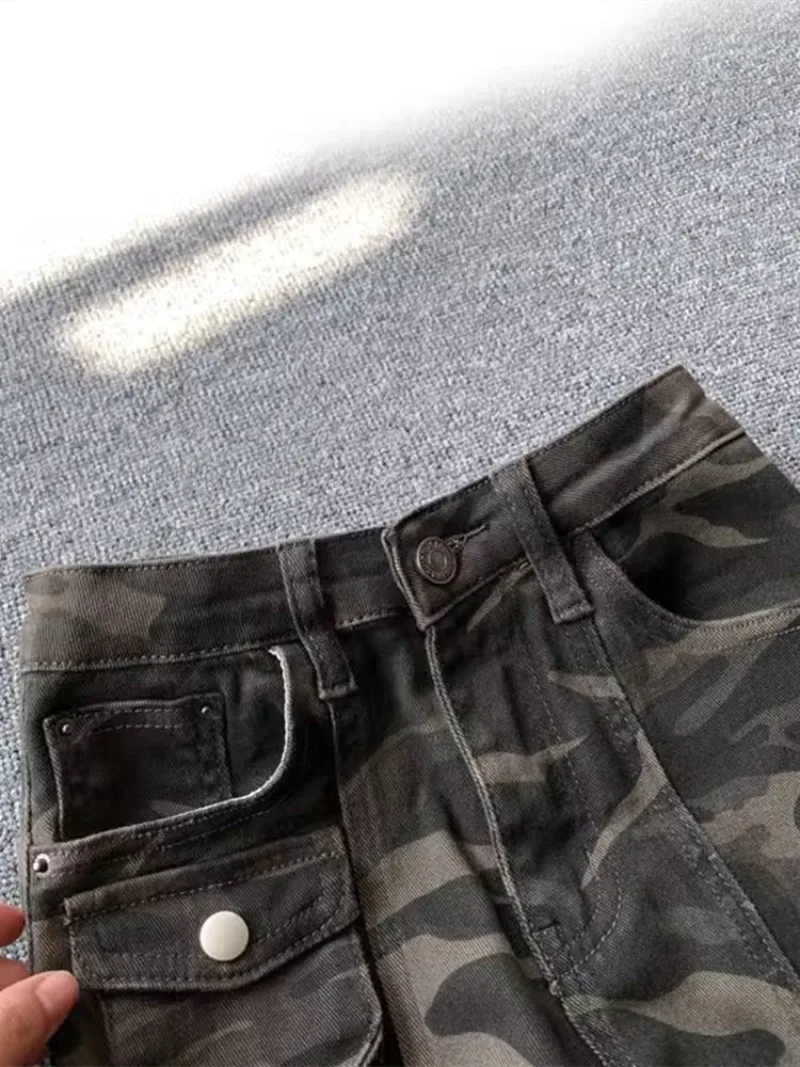 Camouflage Tooling Micro-flared Jeans Women's 2026 Autumn New American Retro Low-rise Slim-fitting Small Slim Trousers