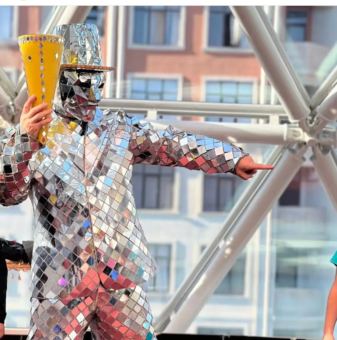 Abito da uomo Magic Show Performance sul palco di lusso Specchio acrilico quadrato da uomo vestito da uomo abbigliamento da spettacolo per feste