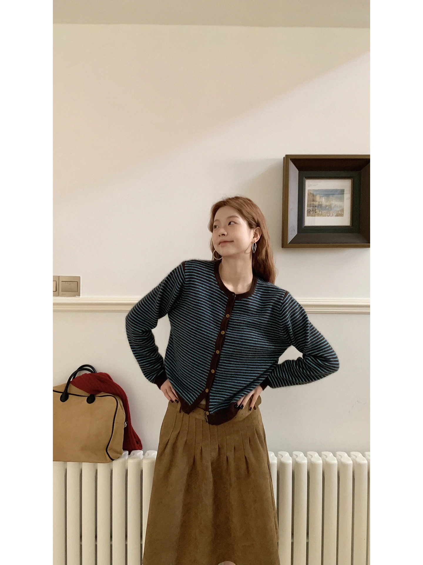 

Красный шерстяной вязаный открытый кардиган знаменитостей, женский осенний ленивый свитер в полоску корейской Аосфера, длинный свитер на пуговицах