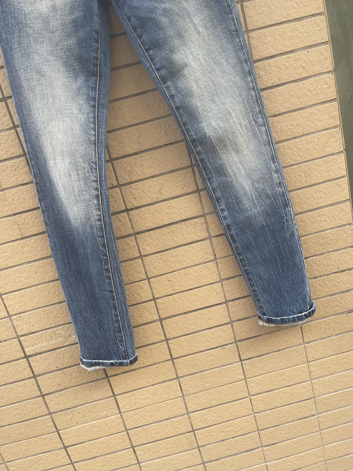 2024 Spring/Summer New D2 Jeans for Men, Washed, Scratched, Patched, Painted, Fashionable, Printed, Small Feet, Blue