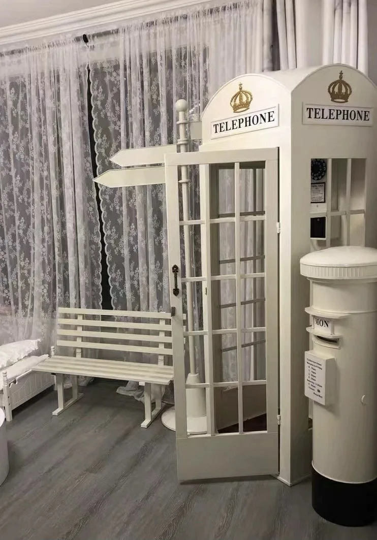 Hot Sale London Phone Booth Antique Pink Flower Phone Booth Wedding Decoration Outdoor Phone Booth with Artificial Flowers