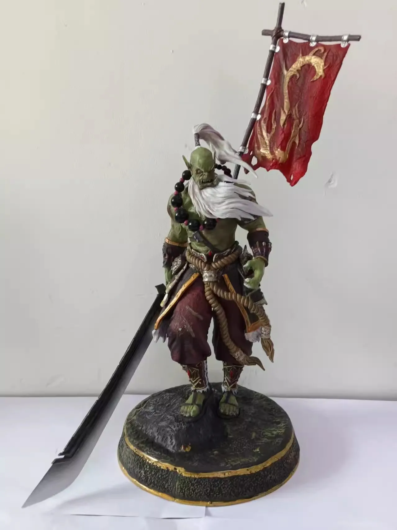 

World Of Warcraft Hand Made Anime Games Surrounding Statues Dawn Hero Sword Saint Samuro Hand Made Table Decoration Gift