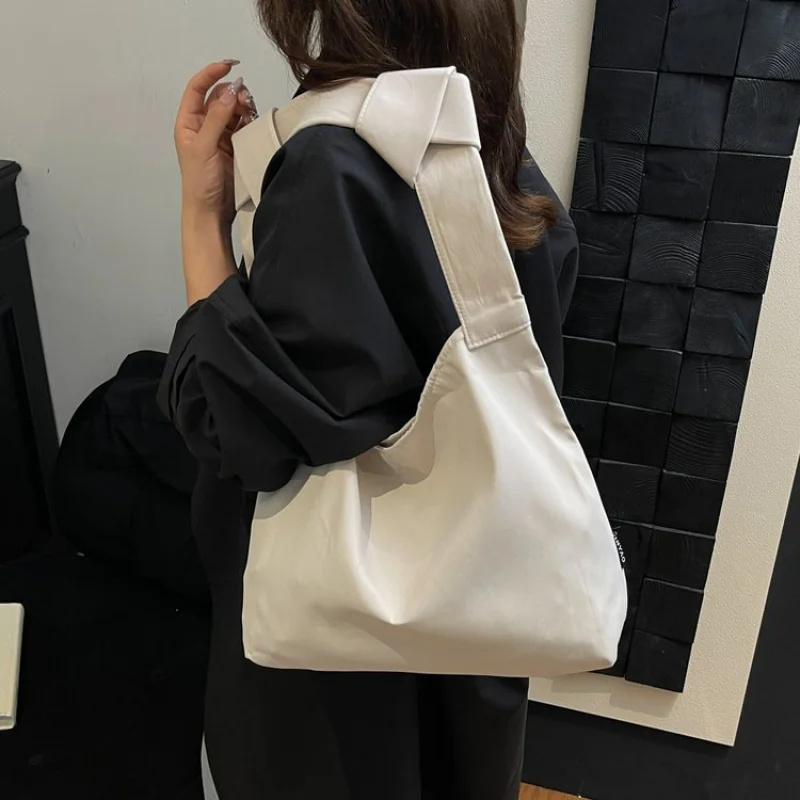 

Classic Elegant Leather Handbag For Ladies - Tote Or Shoulder Bag Versatile Design Luxury Brand Favorite