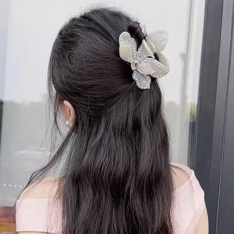 

1pc New Plum Blossom Shark Clip, notch, flower ponytail clip, high-end French fairy style hair grabbing clip