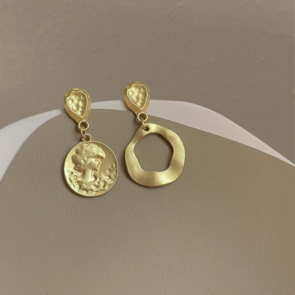 DIY accessories Baroque style freshwater pearl earrings women's niche retro gold coin portrait stud earrings personalized design view 6