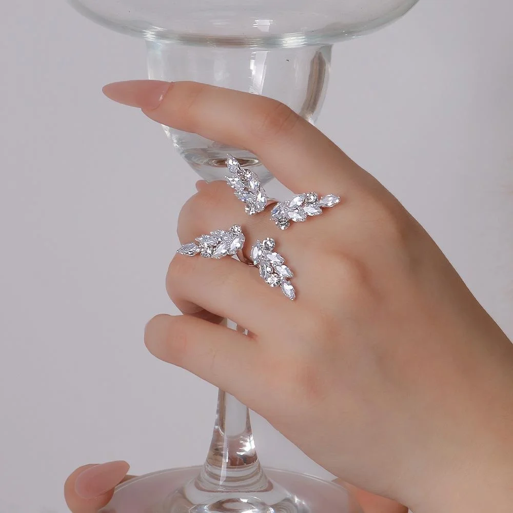 

Luxury Geometric Leaf Zircon Ring Fashionable Open Adjustable Ring for Women New Arrival Alloy Material Jewelry Accessory