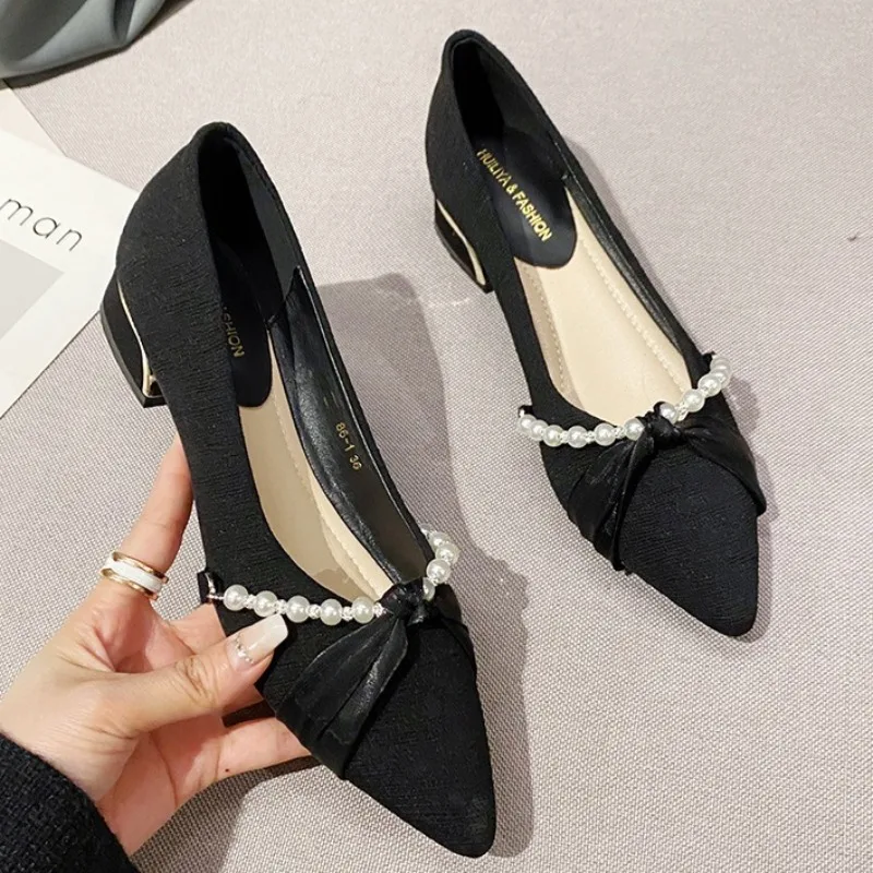 

2026 New Women's Shoes Exquisite Imitation Pearl Low Heels for Woman Elegant French Casual Shoes Designer Shoes Zapatos De Mujer