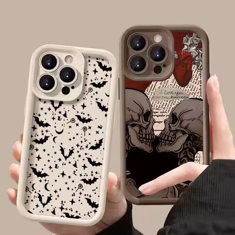 Vintage Red Bats Skull Trendy Pattern Case For Samsung Galaxy S25 Ultra S24 FE S23 S22 S21 Plus A34 A33 A25 A24 A16 Soft Cover