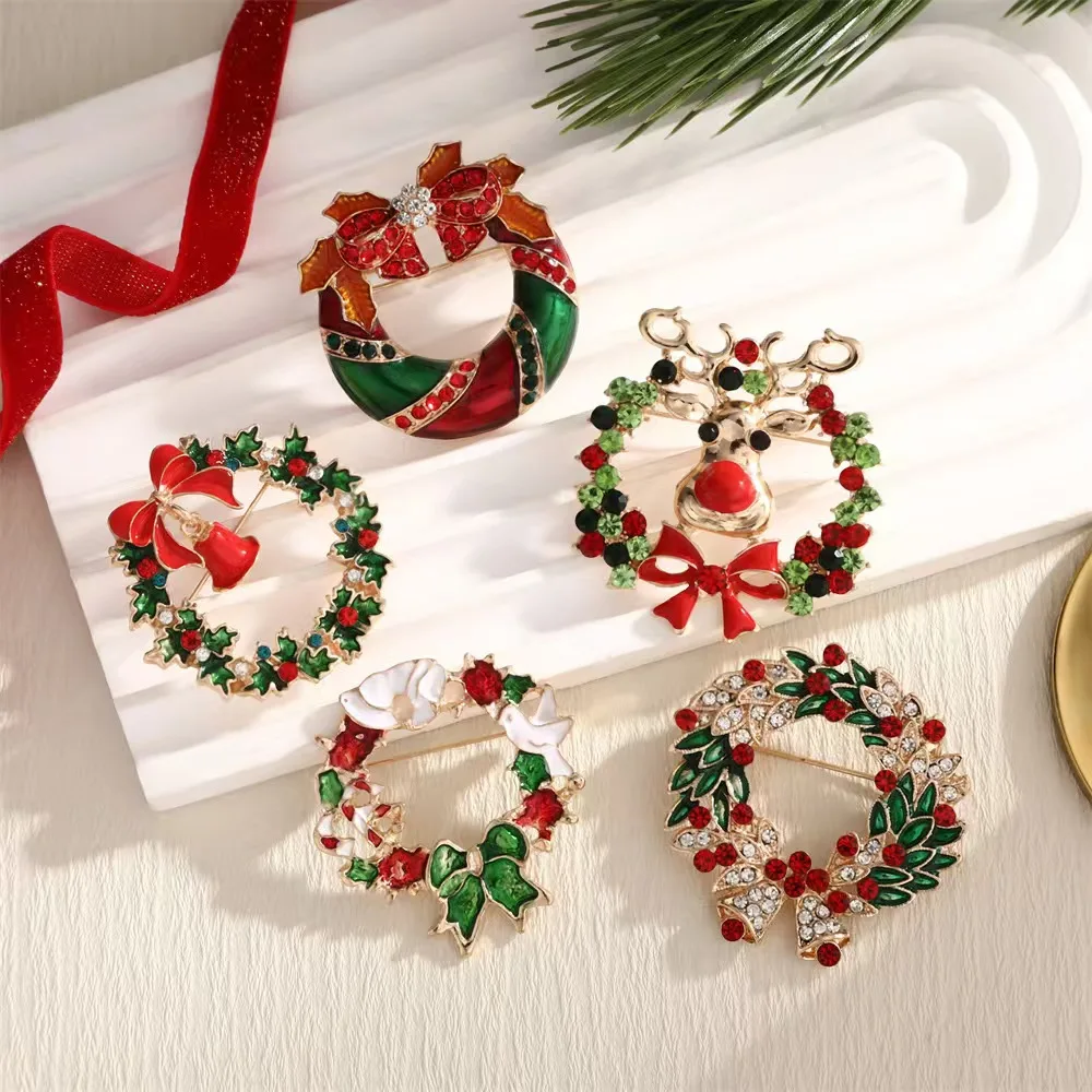 Xmas Enamel Brooch Snowman Santa Claus Tree Wreath Metal Pins Fashion Jewelry Gift For Women Men Merry Christmas Decor Gifts