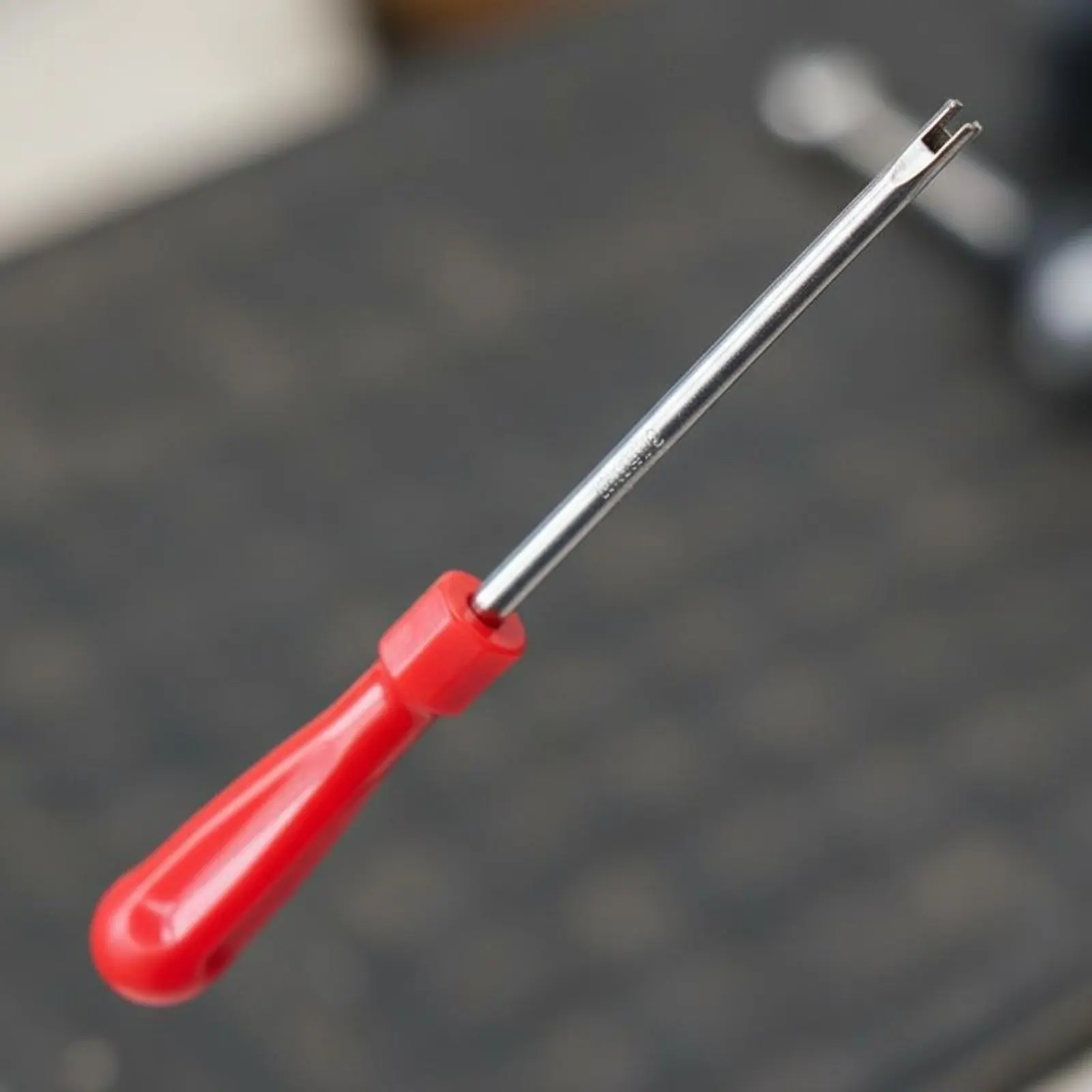 

Pressure Control Insert Removal Tool Portable Tire Pressure Control Insert Wrench Easy to Use Universal Fit for DIY Hobbyists