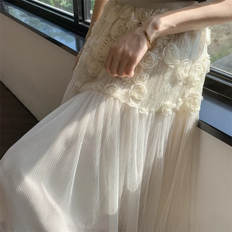 

2025 Autumn New Vintage Sweet Elegant High-Waisted Mesh Long Dress with Large Flower Print Slim-Fit A- Line Skirt