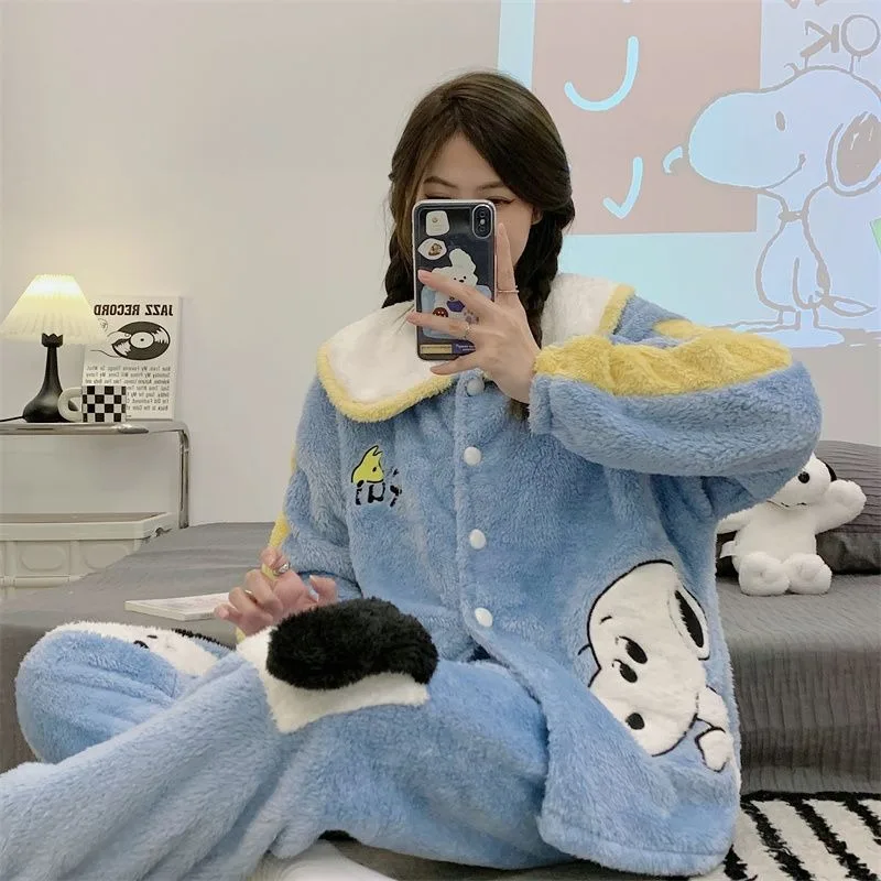 

Disney Snoopy Pooh Bear Pajamas Women's Thickened Girls' Coral Fleece Warm Casual Home Wear for Outings in Autumn and Winter