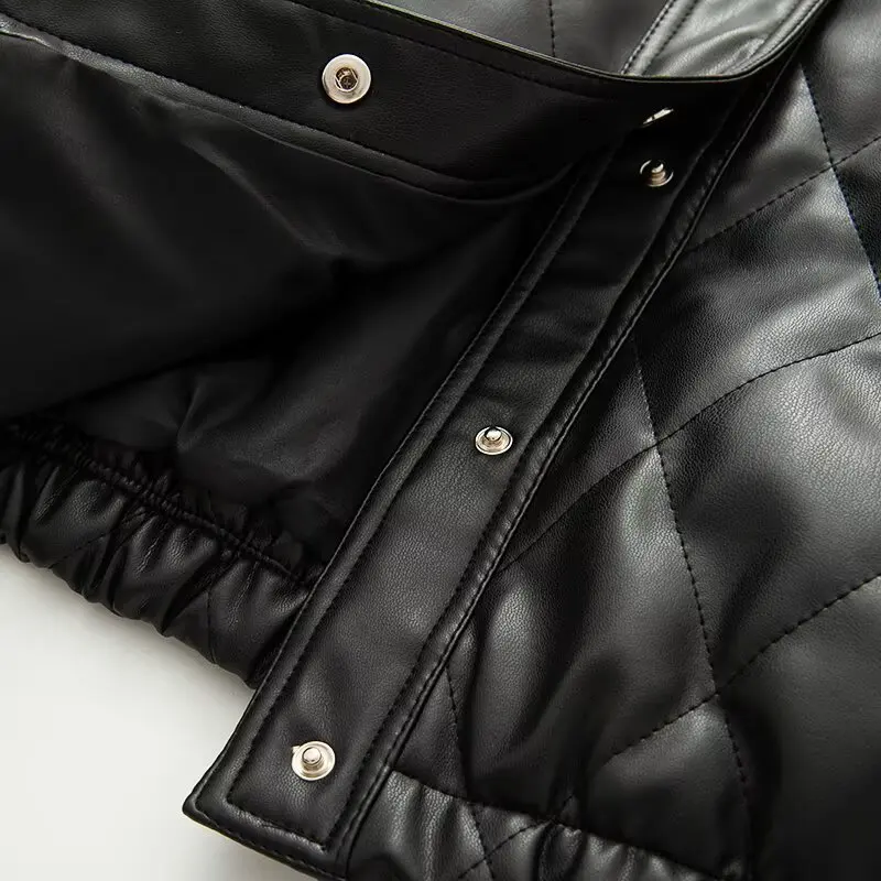Jaket kulit PU motif kotak-kotak berkerah pendek bergaya modern untuk wanita, koleksi musim gugur dan musim dingin 2025, berbahan katun dan berlapis.