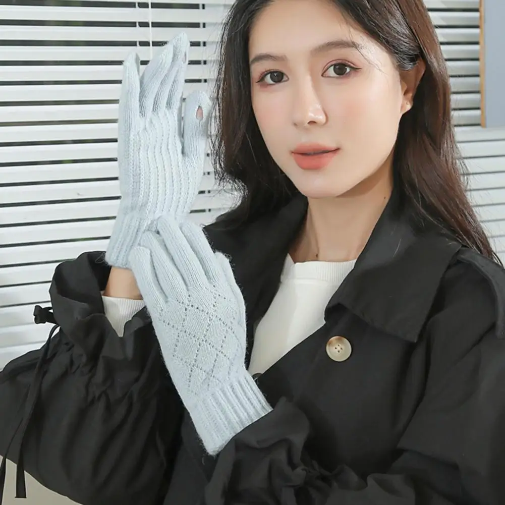 New Year Gift Stylish Minimalistic Knitted Gloves Warm Winter Gift Cold-proof Design with Thickened Hollow Knitting Solid Color