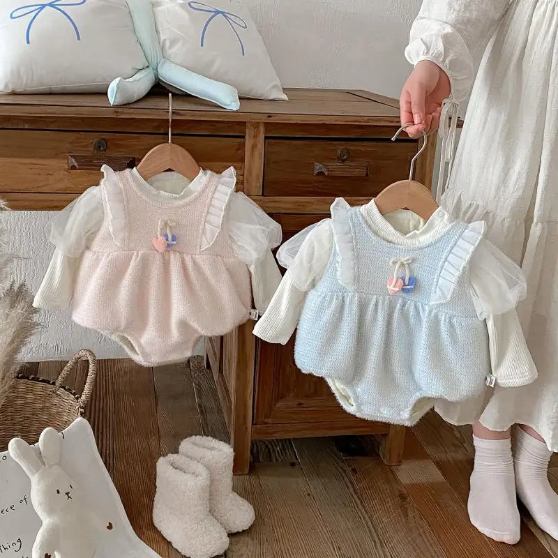 

2024 Newborn Autumn Winter Jumpsuit Cute Baby Girl Thick Warm Romper with White Shirt Toddler Girls Rompers Twins Clothes